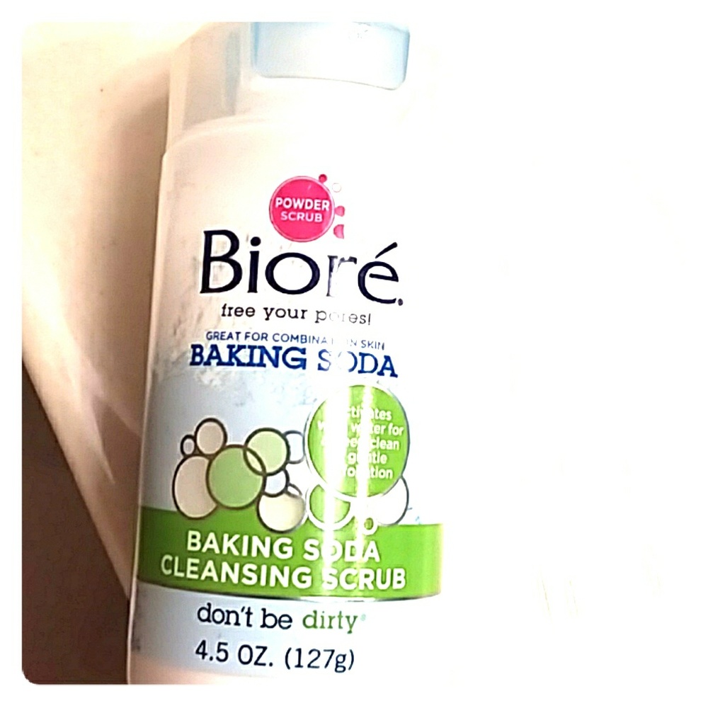 Biore Baking Soda Cleansing Scrub
